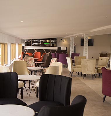 Oak Lounge
